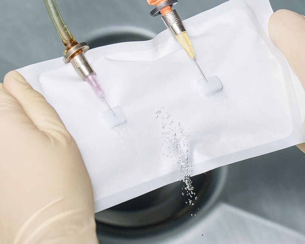 Bubble leak test (ASTM F2096)